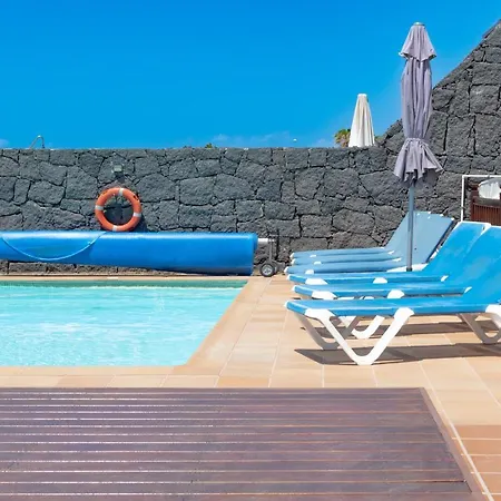 Casa Laura Vista Lobos - Spacious With Heatable Pool And Sea Views Villa Playa Blanca