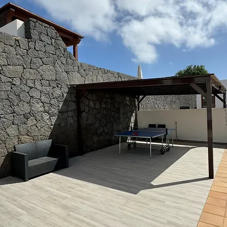 Casa Laura Vista Lobos - Spacious With Heatable Pool And Sea Views Playa Blanca