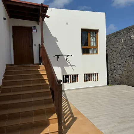 Casa Laura Vista Lobos - Spacious With Heatable Pool And Sea Views Playa Blanca